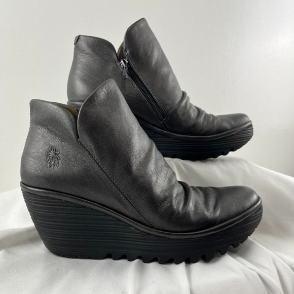 reebok fluorescent shoes